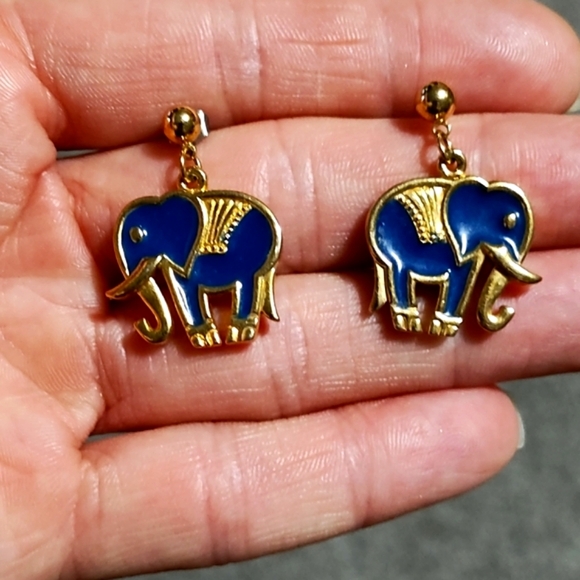 AVON VINTAGE COBALT BLUE LUCKY ELEPHANT GOLD-TONE DROP POST 1.1" EARRINGS - Picture 7 of 9